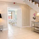 Coach House 4*