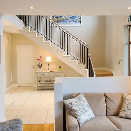 Coach House Bed & Breakfast 4*