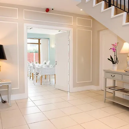 Coach House 4*